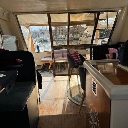 ホテル Panaby - House Boat パレルモ エクステリア 写真