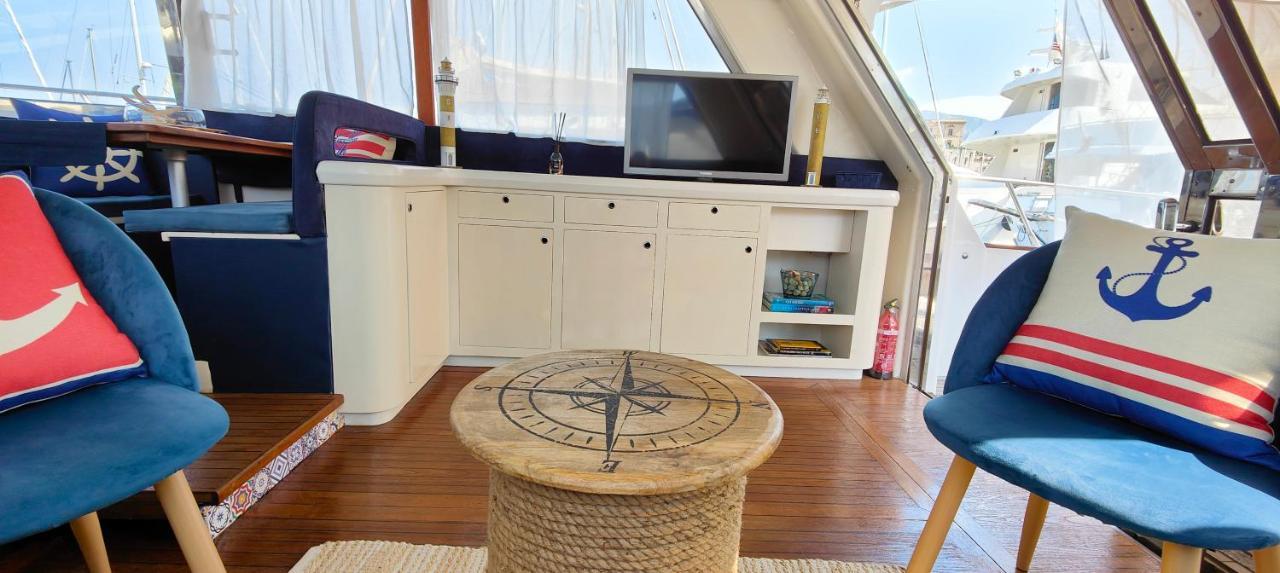 ホテル Panaby - House Boat パレルモ エクステリア 写真