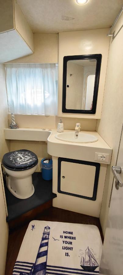 ホテル Panaby - House Boat パレルモ エクステリア 写真