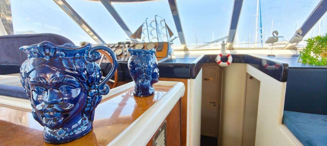 ホテル Panaby - House Boat パレルモ エクステリア 写真