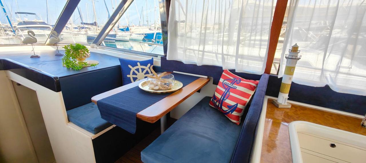 ホテル Panaby - House Boat パレルモ エクステリア 写真