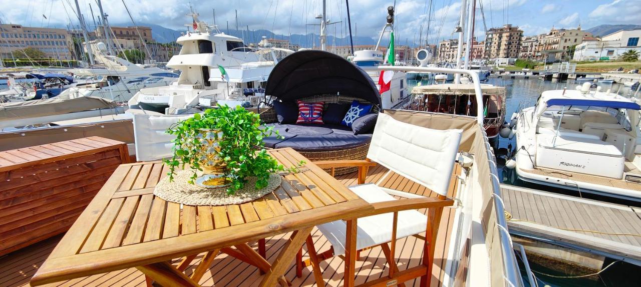 ホテル Panaby - House Boat パレルモ エクステリア 写真