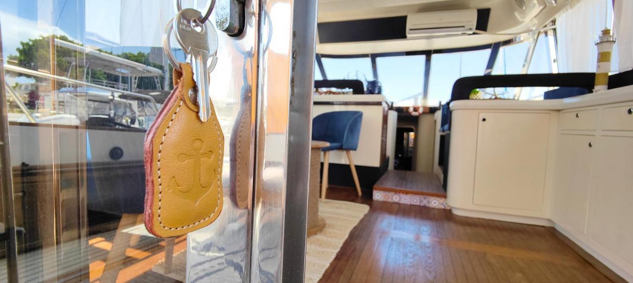 ホテル Panaby - House Boat パレルモ エクステリア 写真