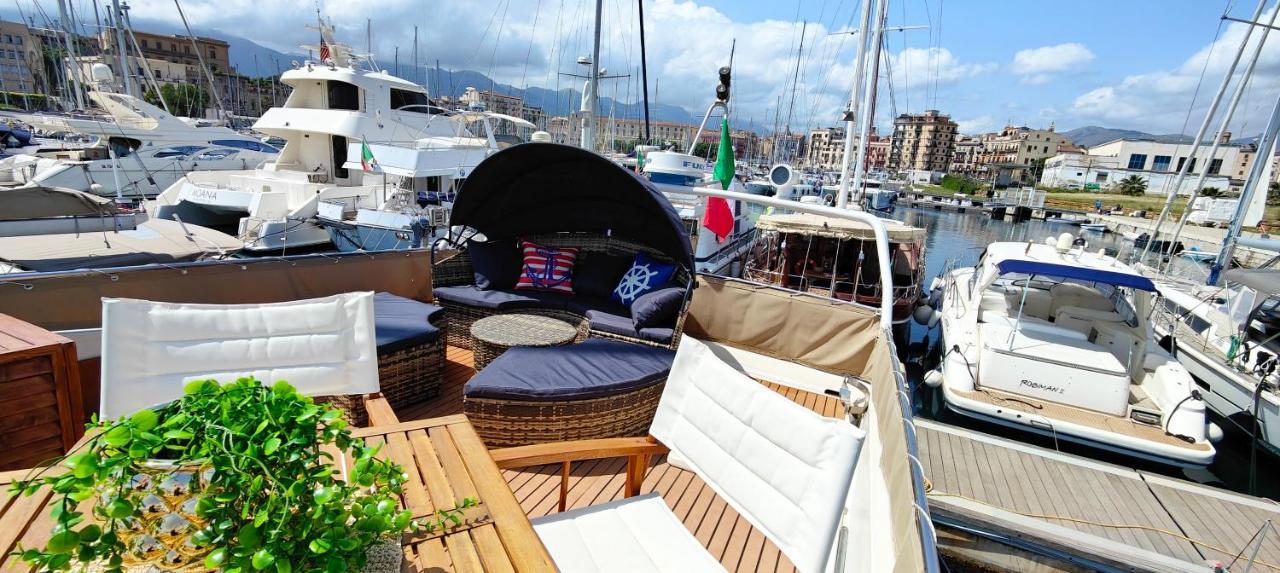 ホテル Panaby - House Boat パレルモ エクステリア 写真