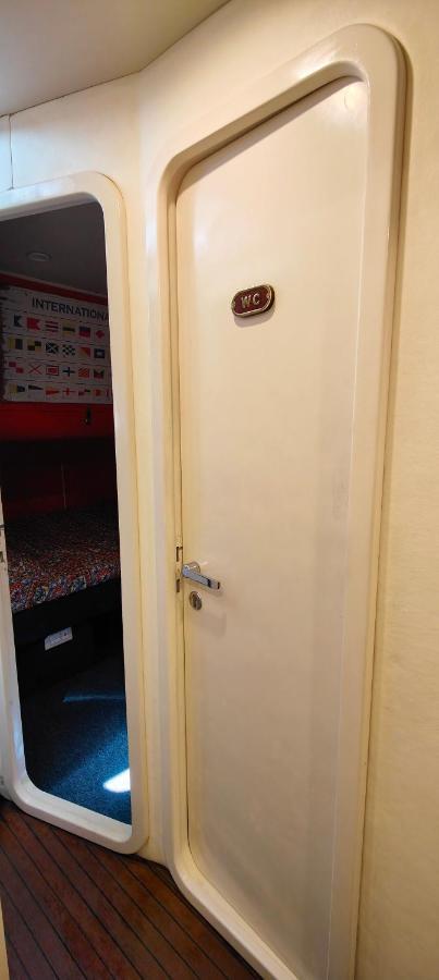 ホテル Panaby - House Boat パレルモ エクステリア 写真