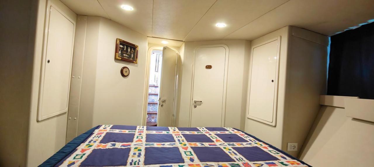 ホテル Panaby - House Boat パレルモ エクステリア 写真